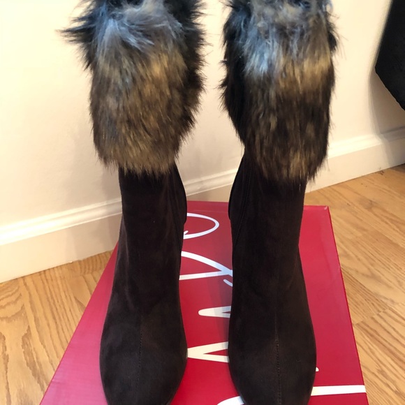 NIB Impo Ovada Brown faux fur booties - Picture 2 of 7